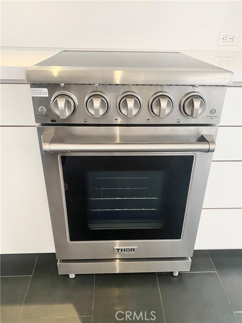 Detail Gallery Image 3 of 13 For 1316 Pacific Ave, Venice,  CA 90291 - 1 Beds | 1 Baths