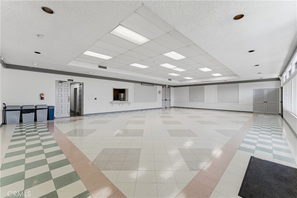 https://media.crmls.org/medias/c0e70d6d-4fa9-42c6-b129-80087200ec78.jpg?preset=X-Large