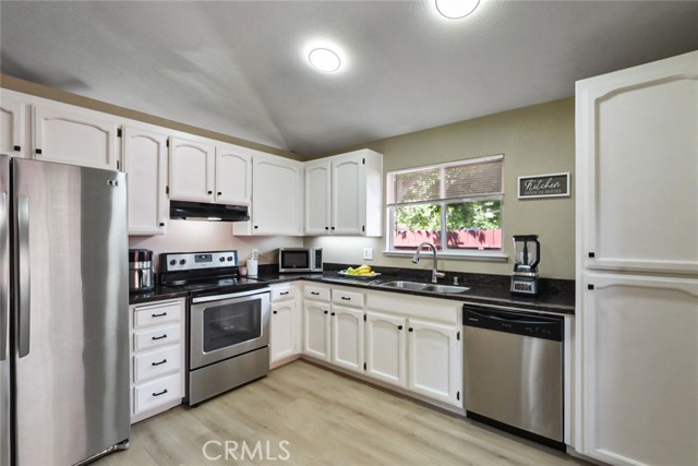 Detail Gallery Image 10 of 23 For 1787 Swenson Ct, Stockton,  CA 95206 - 3 Beds | 2 Baths