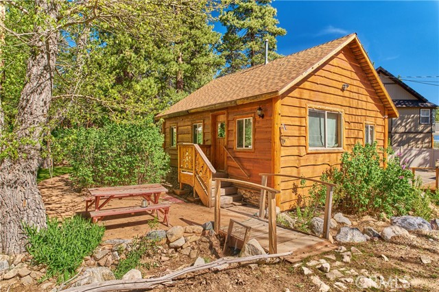 Detail Gallery Image 42 of 53 For 448 Edgemoor Rd, Big Bear Lake,  CA 92315 - 7 Beds | 4/1 Baths