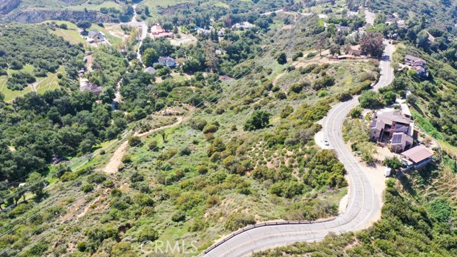 28052 Modjeska Grade Road, Silverado CA: https://media.crmls.org/medias/c0e917ac-f182-4b81-9aa0-e7b758c8c7e2.jpg