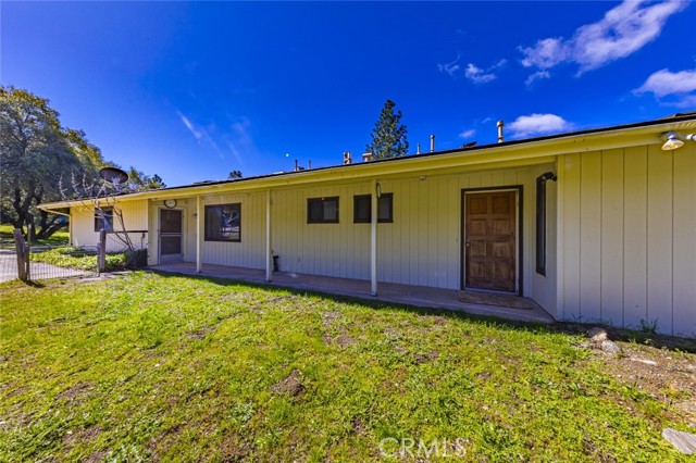 Detail Gallery Image 4 of 42 For 33122 Road 233, North Fork,  CA 93643 - 3 Beds | 2 Baths