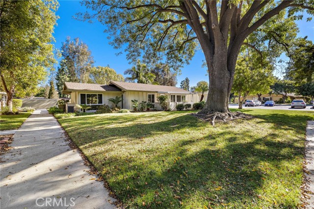 105 Via Estrada, Laguna Woods CA: https://media.crmls.org/medias/c0e9e4fc-cb41-498d-ab94-0607c93fcd5a.jpg
