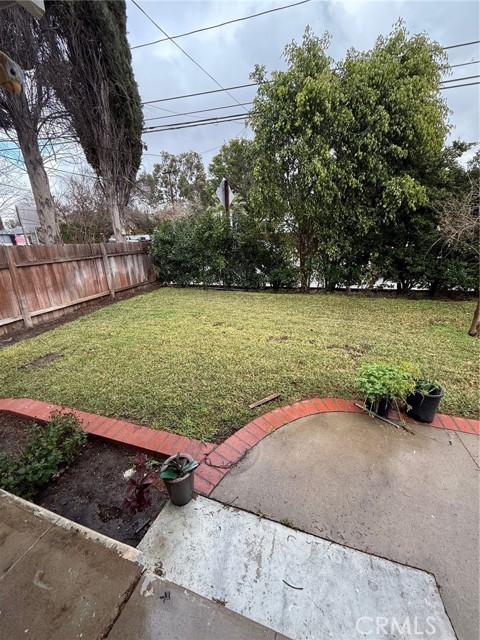 5437 Shoup Ave, Woodland Hills CA: https://media.crmls.org/medias/c0eadc5b-05c3-4180-b25f-2d1edec5917a.jpg