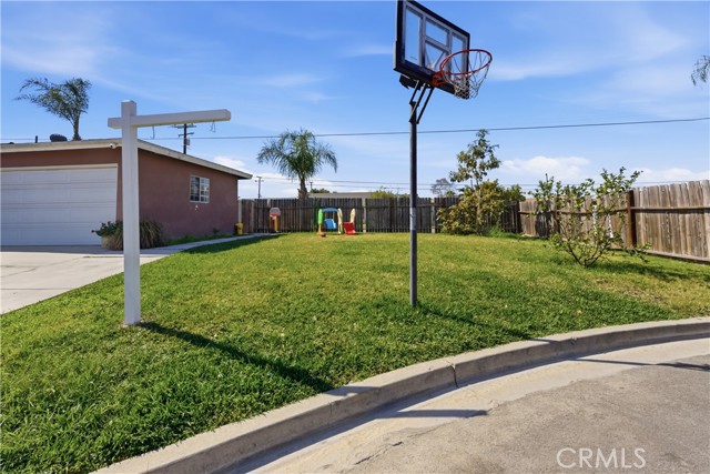 Detail Gallery Image 7 of 34 For 2426 Marty, Santa Ana,  CA 92706 - 3 Beds | 1/1 Baths