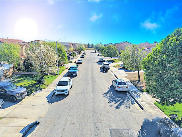 Detail Gallery Image 6 of 51 For 2745 Garnet Ln, Lancaster,  CA 93535 - 5 Beds | 3 Baths