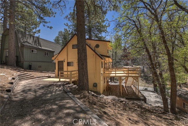 33294 Wild Rose Drive, Green Valley Lake CA: https://media.crmls.org/medias/c0eb450a-7220-4a03-a95f-f0389aeb76d6.jpg