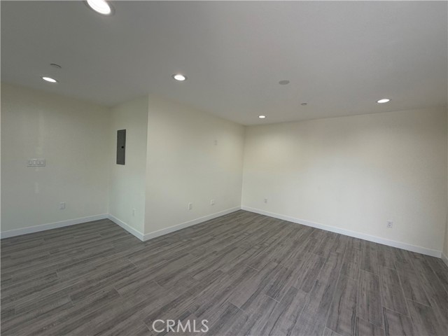 Detail Gallery Image 3 of 11 For 321 Elm, Alhambra,  CA 91801 - 2 Beds | 2 Baths