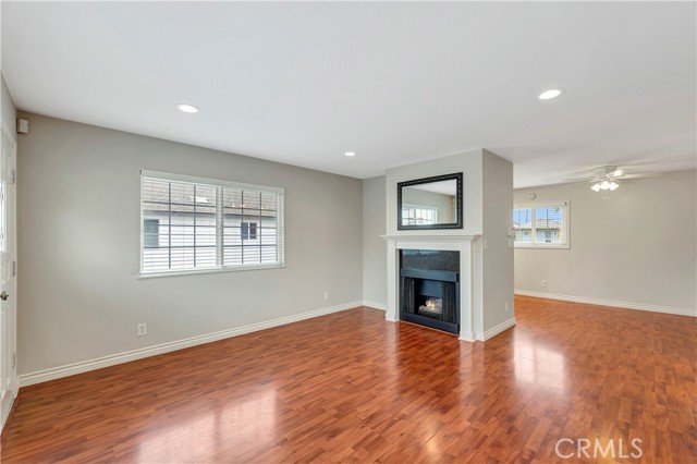 Detail Gallery Image 4 of 25 For 605 20th St #C,  Huntington Beach,  CA 92648 - 2 Beds | 1/1 Baths