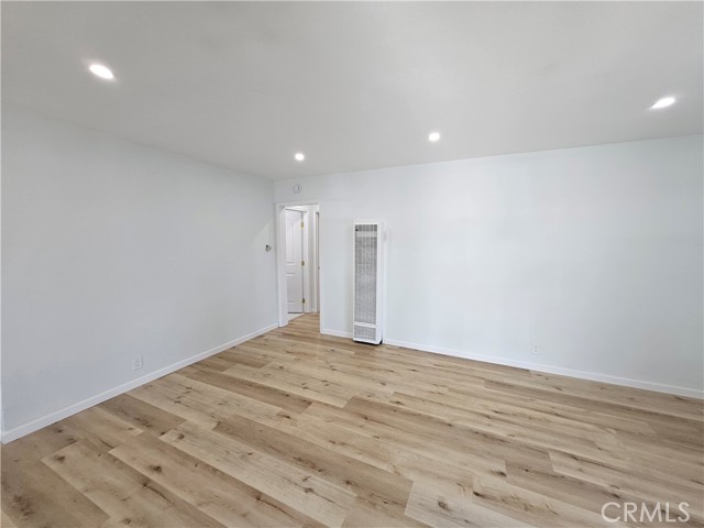 4618 E Linsley Street, Compton CA: https://media.crmls.org/medias/c0ec6629-0ad1-409d-8cb9-3b4517ddb38c.jpg