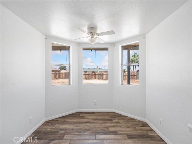 Detail Gallery Image 11 of 33 For 18896 Westlawn, Hesperia,  CA 92345 - 3 Beds | 2 Baths