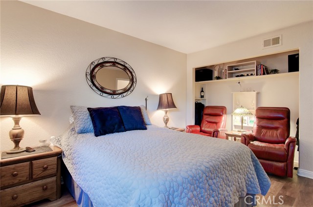 8646 Butte Circle, Huntington Beach CA: https://media.crmls.org/medias/c0eca3d1-bbdb-4db8-a817-745d990bd5d9.jpg