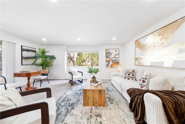 Detail Gallery Image 5 of 27 For 5674 Windsor Way #201,  Culver City,  CA 90230 - 2 Beds | 2 Baths
