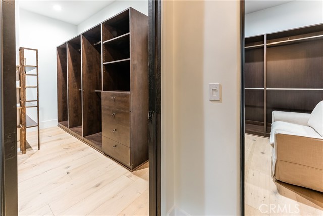 23123 Oxnard Street, Woodland Hills CA: https://media.crmls.org/medias/c0ed8921-ab8d-45ea-9529-9c8458675f54.jpg