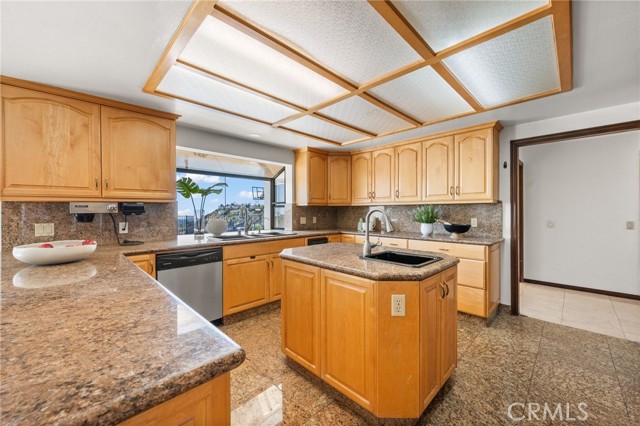 Detail Gallery Image 17 of 62 For 2521 Flintridge Dr, Glendale,  CA 91206 - 5 Beds | 4/1 Baths