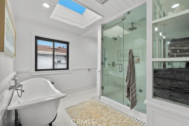 1012 10th Street, Manhattan Beach CA: https://media.crmls.org/medias/c0eef907-1204-460b-af19-8a1d4f8e44f3.jpg