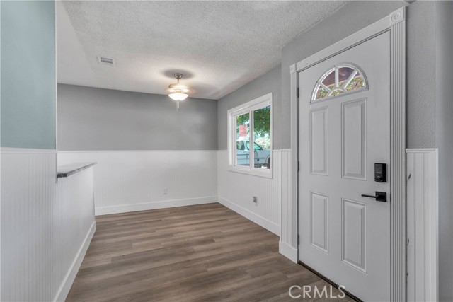 Detail Gallery Image 12 of 43 For 11905 Calcite Ave, Hesperia,  CA 92345 - 3 Beds | 2 Baths