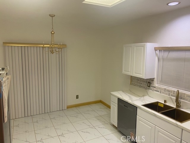 Detail Gallery Image 7 of 19 For 14028 Gale, Victorville,  CA 92394 - 4 Beds | 2 Baths