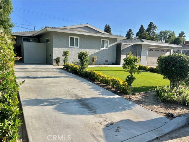 4628 W Simmons Avenue, Orange CA: https://media.crmls.org/medias/c0ef8a92-3438-4901-be08-b3a023111901.jpg