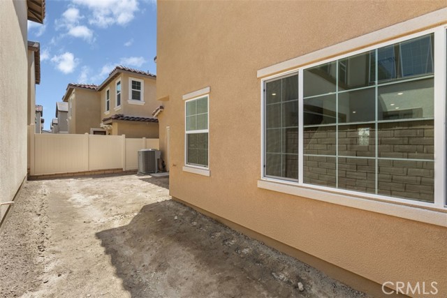 16023 Cochise Court, Chino CA: https://media.crmls.org/medias/c0efa62c-0071-456b-994e-2c5a917a2a6d.jpg