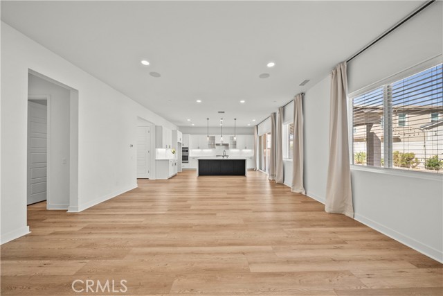 Detail Gallery Image 19 of 56 For 17715 Hillside, Canyon Country,  CA 91350 - 4 Beds | 4 Baths