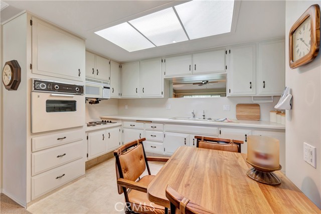 Detail Gallery Image 11 of 24 For 1540 Northwood Rd. #270 J, Seal Beach,  CA 90740 - 2 Beds | 1 Baths