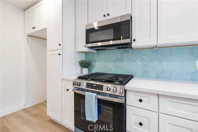 Detail Gallery Image 16 of 35 For 208 S Gaffney Ave, San Dimas,  CA 91773 - 3 Beds | 2 Baths