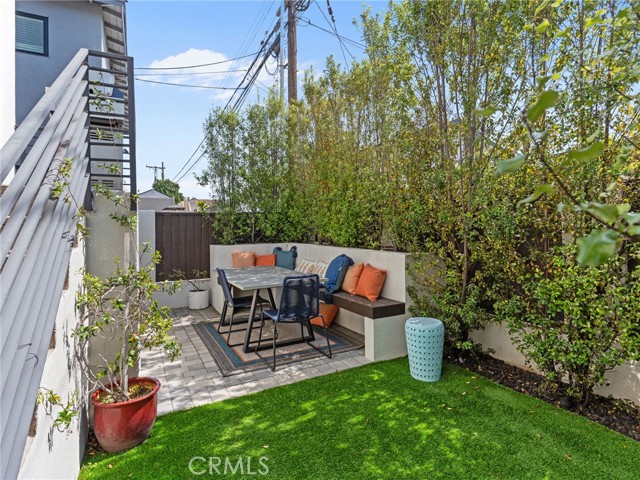 Detail Gallery Image 28 of 32 For 3506 Blossom Ln #C,  Redondo Beach,  CA 90278 - 3 Beds | 2/1 Baths