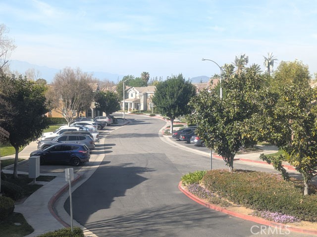 https://media.crmls.org/medias/c0f1aad8-307b-404b-8a51-e6bb43756a1c.jpg?preset=X-Large