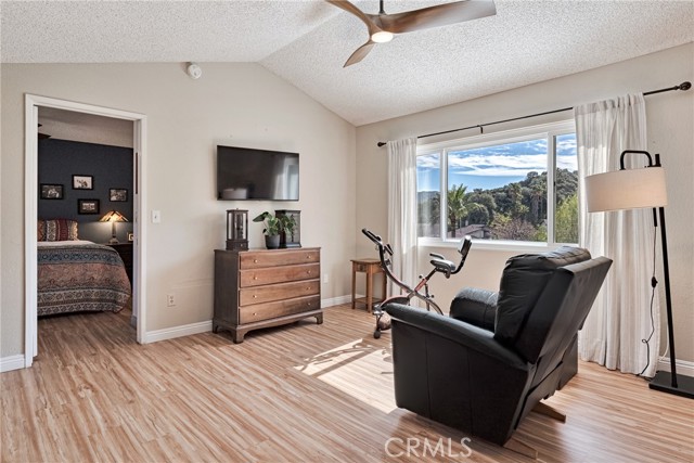 Detail Gallery Image 28 of 59 For 29857 Wistaria Valley, Canyon Country,  CA 91387 - 3 Beds | 3 Baths