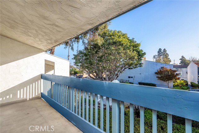 Detail Gallery Image 12 of 31 For 615 S Prospect Ave #205,  Redondo Beach,  CA 90277 - 2 Beds | 2 Baths