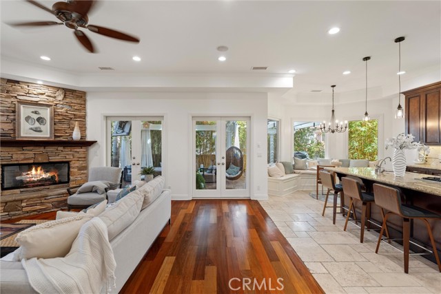 2000 Walnut Avenue, Manhattan Beach CA: https://media.crmls.org/medias/c0f505d3-ade4-4e59-9caf-1622b9c5a69f.jpg