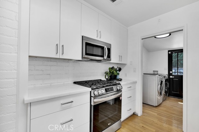 5217 Canoga Avenue, Woodland Hills CA: https://media.crmls.org/medias/c0f54b15-ee75-4d7b-8d05-0c71c2c3728d.jpg