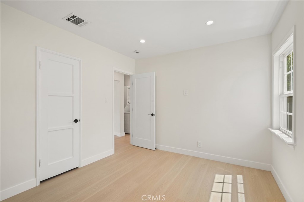 https://media.crmls.org/medias/c0f59835-1618-4d81-b4f2-dab5a98cee32.jpg?preset=X-Large