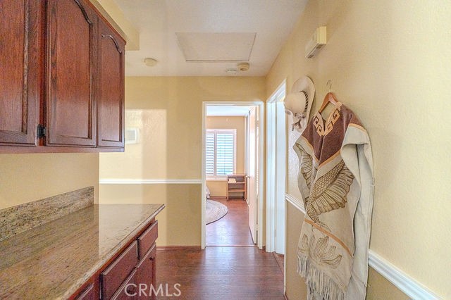 https://media.crmls.org/medias/c0f7cf31-488c-4789-b0d3-9ef570e15a14.jpg?preset=X-Large
