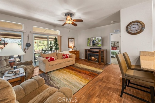 Detail Gallery Image 4 of 28 For 775 Riverside Ave, Sugarloaf,  CA 92386 - 3 Beds | 2 Baths