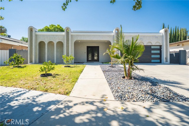 Detail Gallery Image 2 of 57 For 22046 Kinzie St, Chatsworth,  CA 91311 - 3 Beds | 3 Baths