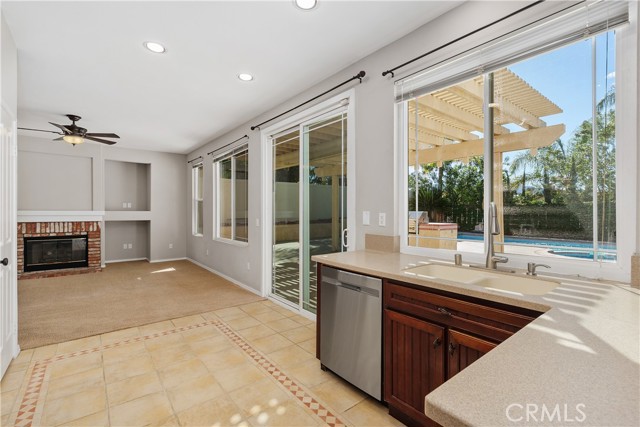 Detail Gallery Image 16 of 42 For 31665 via Cordoba, Temecula,  CA 92592 - 4 Beds | 3 Baths