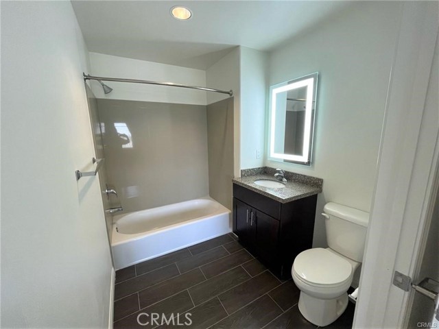 Detail Gallery Image 11 of 22 For 11 S 3rd St #227 #227,  Alhambra,  CA 91801 - 2 Beds | 2/1 Baths