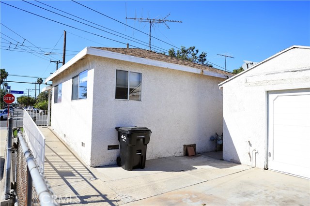 Detail Gallery Image 4 of 5 For 13942 Anderson, Paramount,  CA 90723 - 3 Beds | 1 Baths