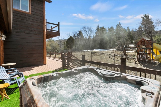 858 Fox Tower Way, Big Bear Lake CA: https://media.crmls.org/medias/c0fa587b-b2ee-40d7-8590-87d0b374956c.jpg