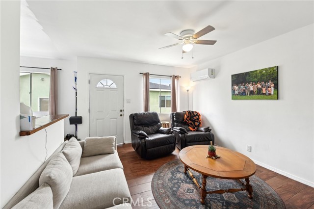 1701 N Oxford Avenue, Pasadena CA: https://media.crmls.org/medias/c0fac145-79c9-4c71-af0e-f981b5f6c64f.jpg