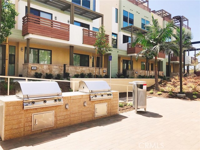 Detail Gallery Image 9 of 13 For 689 Doheny St, Costa Mesa,  CA 92627 - 3 Beds | 2/2 Baths