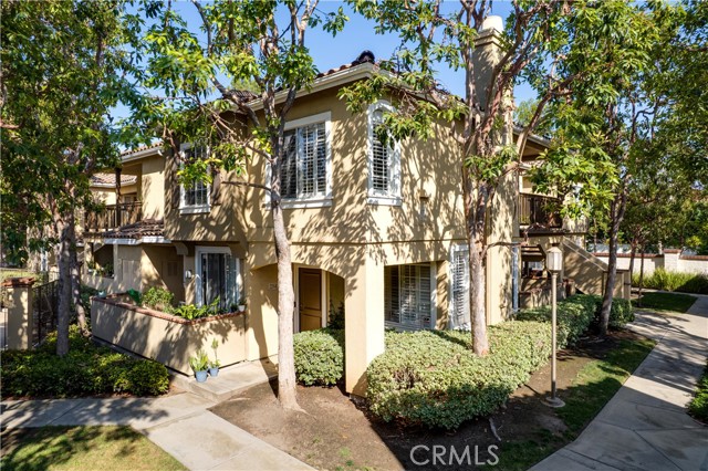 234 Gallery Way, Tustin CA: https://media.crmls.org/medias/c0fb61c1-5533-48e4-85b0-04d196438e23.jpg