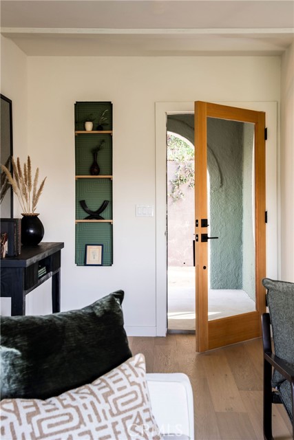 Detail Gallery Image 4 of 57 For 1321 Wildwood Dr, Los Angeles,  CA 90041 - 3 Beds | 2 Baths