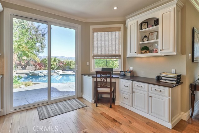 11583 Flowerwood Court, Moorpark CA: https://media.crmls.org/medias/c0fc7ab6-97f5-4bac-ac31-4f7e96b8d018.jpg