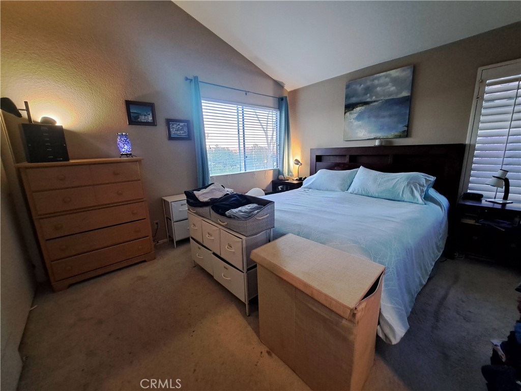 https://media.crmls.org/medias/c0fcf1a5-d311-4712-bdac-03f89a1d6972.jpg?preset=X-Large