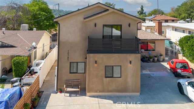 Detail Gallery Image 2 of 33 For 10787 Las Lunitas Ave, Tujunga,  CA 91042 - 2 Beds | 1/1 Baths