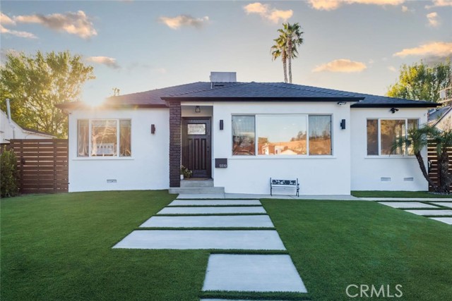 5519 Simpson Avenue, Valley Village CA: https://media.crmls.org/medias/c0fe9b46-0863-4221-a2aa-9d17314a59b2.jpg
