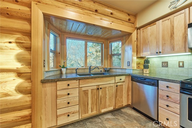 Detail Gallery Image 16 of 57 For 654 Villa Grove Dr, Big Bear City,  CA 92314 - 3 Beds | 2 Baths